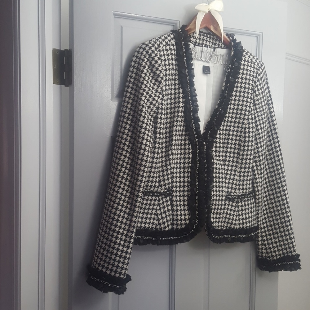 White House Black Market Houndstooth Blazer
